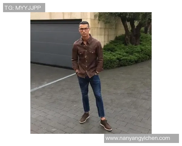 冬季时尚风向标足球明星们的外套搭配秘籍揭秘