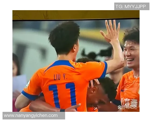 文化底蕴深厚的足球明星们如何在绿茵场上展现人文魅力与精神风貌